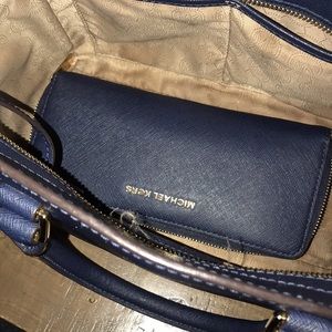 Michael Kors purse and wallet set. Good condition